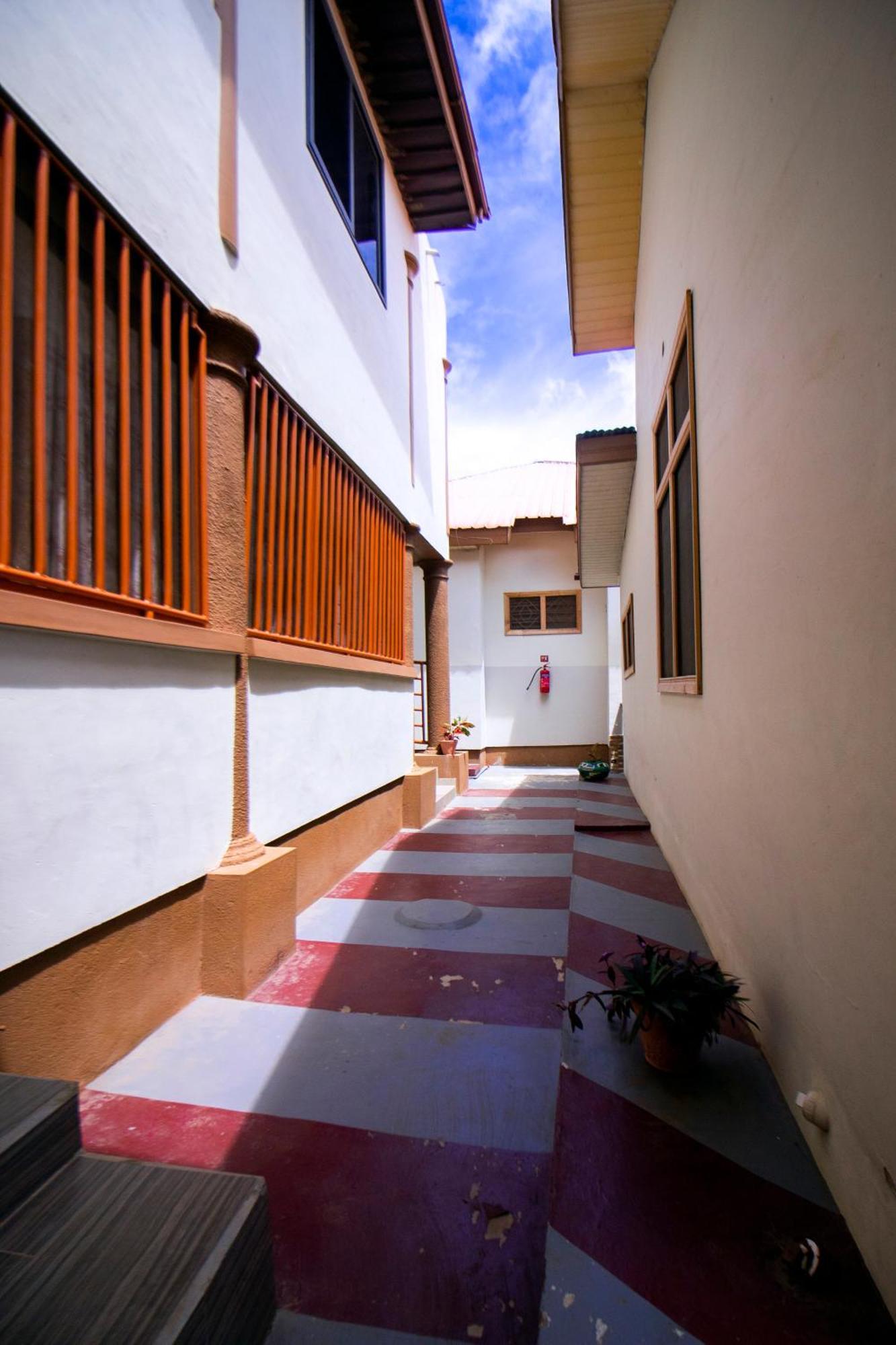 Indigo Cottage And Apartment Kumasi Extérieur photo
